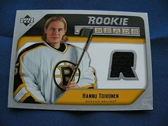 2005-06 Upper Deck Rookie Threads Hannu Toivonen #RT-HT Jersey Bruins